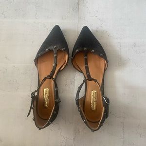 Textures studded black studs size 5M